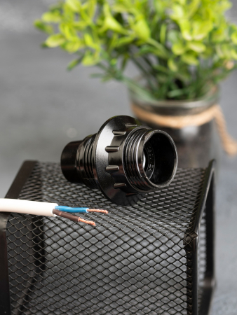 Патрон карболитовый с кольцом Е14 черный без наклейки EKF