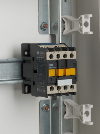 Контактор КМИ-10910 9А 230В/АС3 1НО IEK