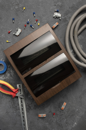 Щит распределительный навесной ЩРН-П-24 темное дерево IP41 EKF PROxima