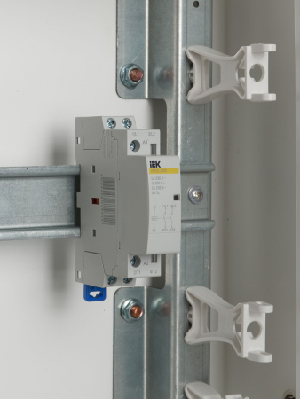 Контактор модульный КМ20-20М AC IEK