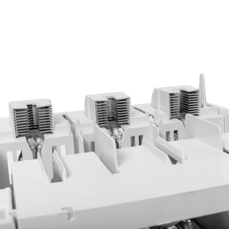 Выключатель-разъединитель УВРЭ v2 630А с дополнительным контактом (NO+NC) откидного типа под предохранители ППН (габ.3) EKF