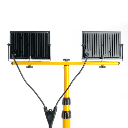Светодиодный прожектор Feron LL-502 на штативе IP65 2*30W 6400K