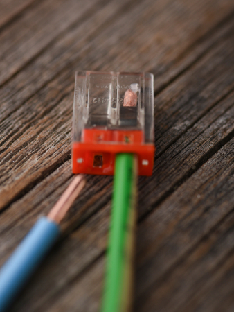 Строительно-монтажная клемма СМК 2273-242 (с пастой) 2 отверстия 0,5-2.5мм2 (100шт.) EKF PROxima