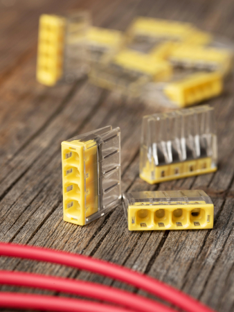 Строительно-монтажная клемма СМК 2273-244 (с пастой) 4 отверстия 0,5-2.5мм2 (100шт.) EKF PROxima