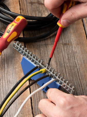 Шина "0" N (6x9мм) 24 отв. цинк синий изолятор на DIN-рейку EKF PROxima