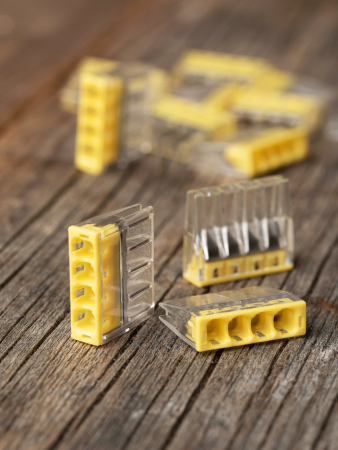 Строительно-монтажная клемма СМК 2273-244 (с пастой) 4 отверстия 0,5-2.5мм2 (100шт.) EKF PROxima