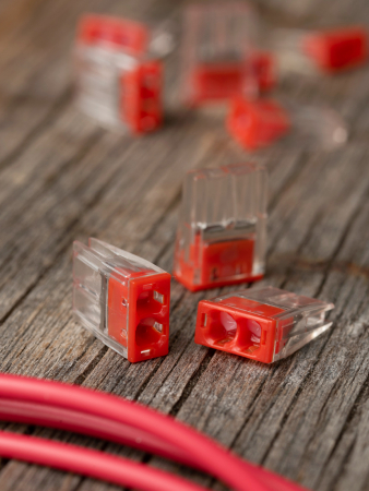 Строительно-монтажная клемма СМК 2273-242 (с пастой) 2 отверстия 0,5-2.5мм2 (100шт.) EKF PROxima