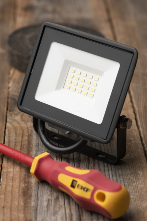 Прожектор светодиодный СДО-3002 20Вт 6500К IP65 EKF Basic