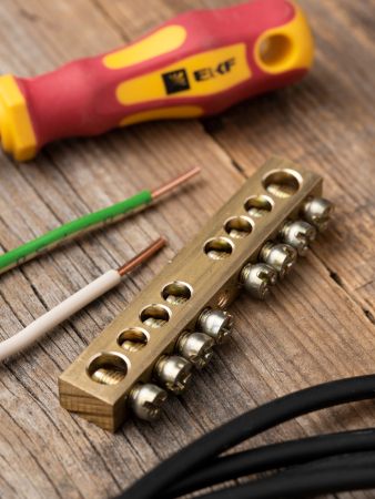 Шина PEN "ноль-земля" (8х12мм) 8 отверстий латунь крепеж по центру EKF PROxima