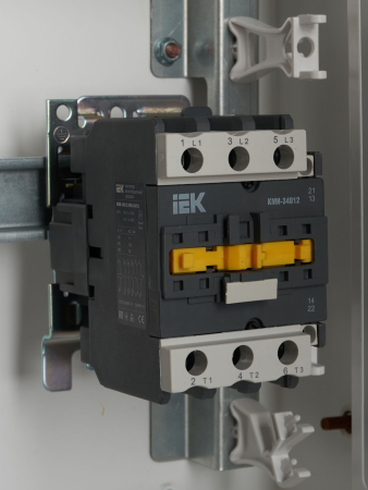 Контактор КМИ-34012 40А 230В/АС3 1НО;1НЗ IEK