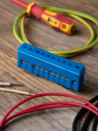 Шина "0" N (6х9мм) 10 отверстий латунь синий изолированный корпус на DIN-рейку EKF PROxima