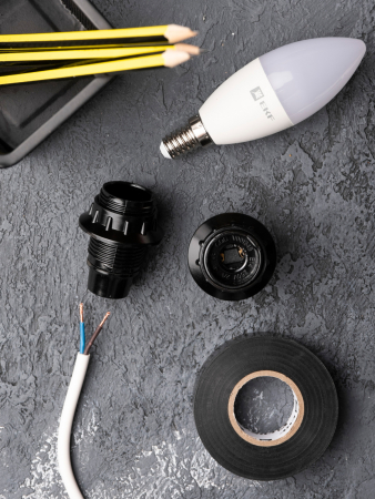 Патрон карболитовый с кольцом Е14 черный без наклейки EKF