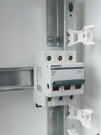 Выключатель нагрузки (мини-рубильник) ВН-32 3Р 100А GENERICA