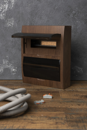 Щит распределительный навесной ЩРН-П-24 темное дерево IP41 EKF PROxima