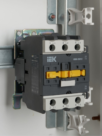 Контактор КМИ-35012 50А 230В/АС3 1НО;1НЗ IEK