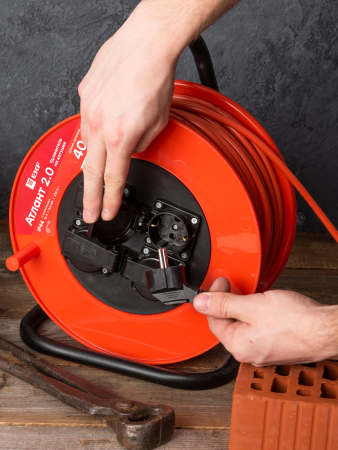 UKA02-16-315R-4-40-IP44